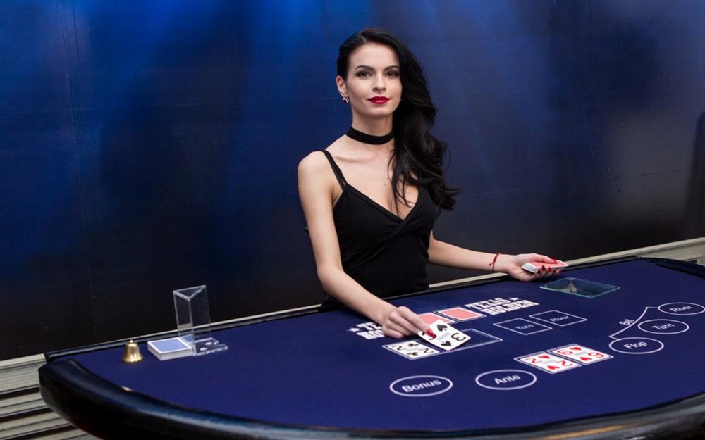 What are live dealer games?